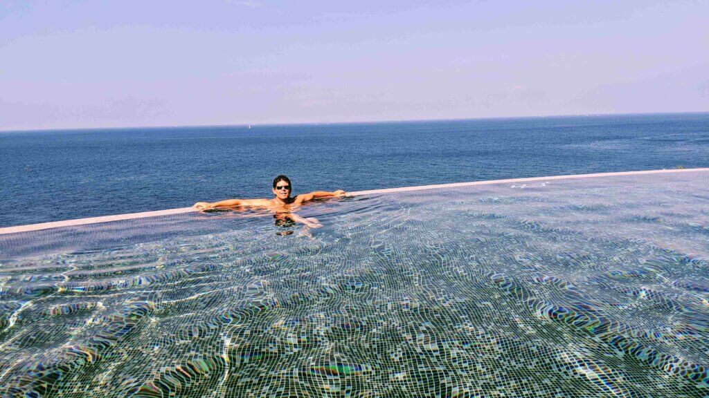 Sunset Pool - Holiday Inn Resort Phi Phi Thailand