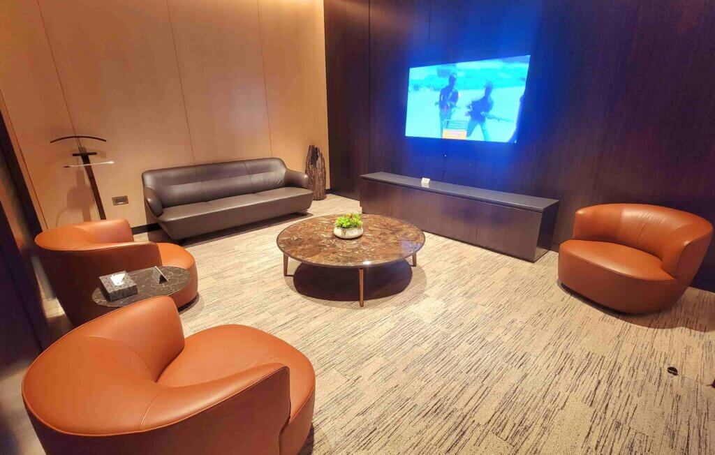 Family Room Qatar business class lounge al mourjan lounge garden DOH Doha busines class lounge Qatar Airways