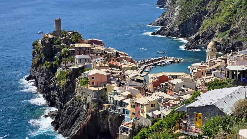 best town to stay in Cinque Terre